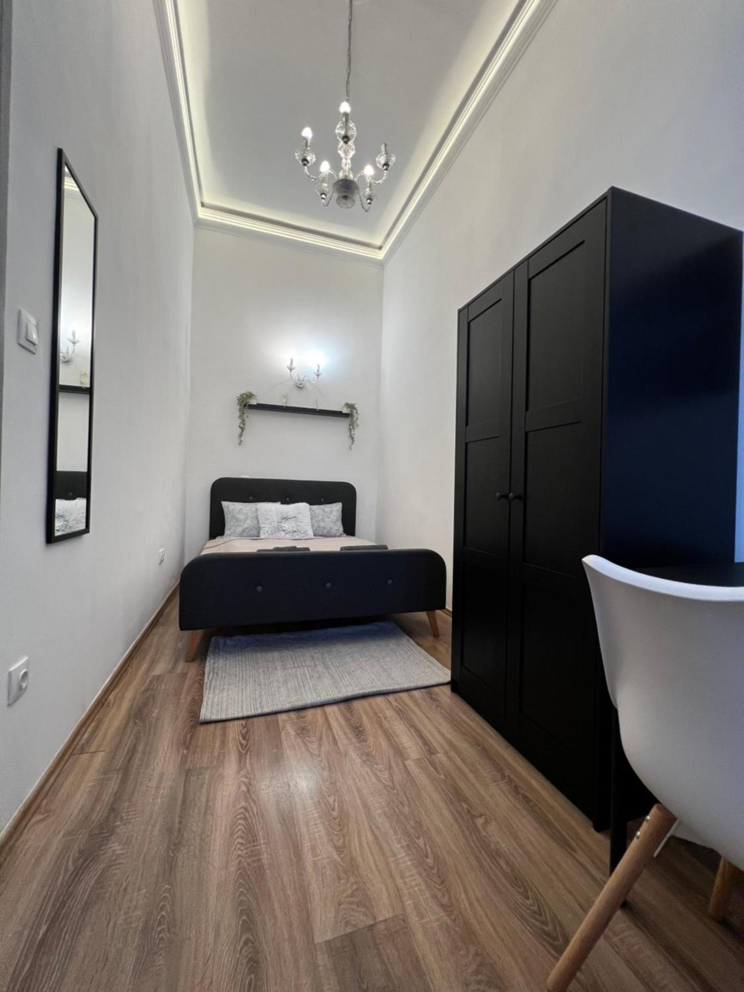 Apartament F14