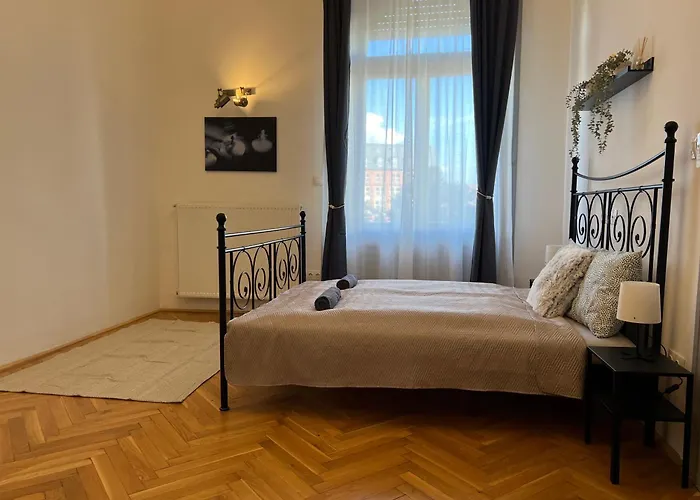 F14 Guesthouse