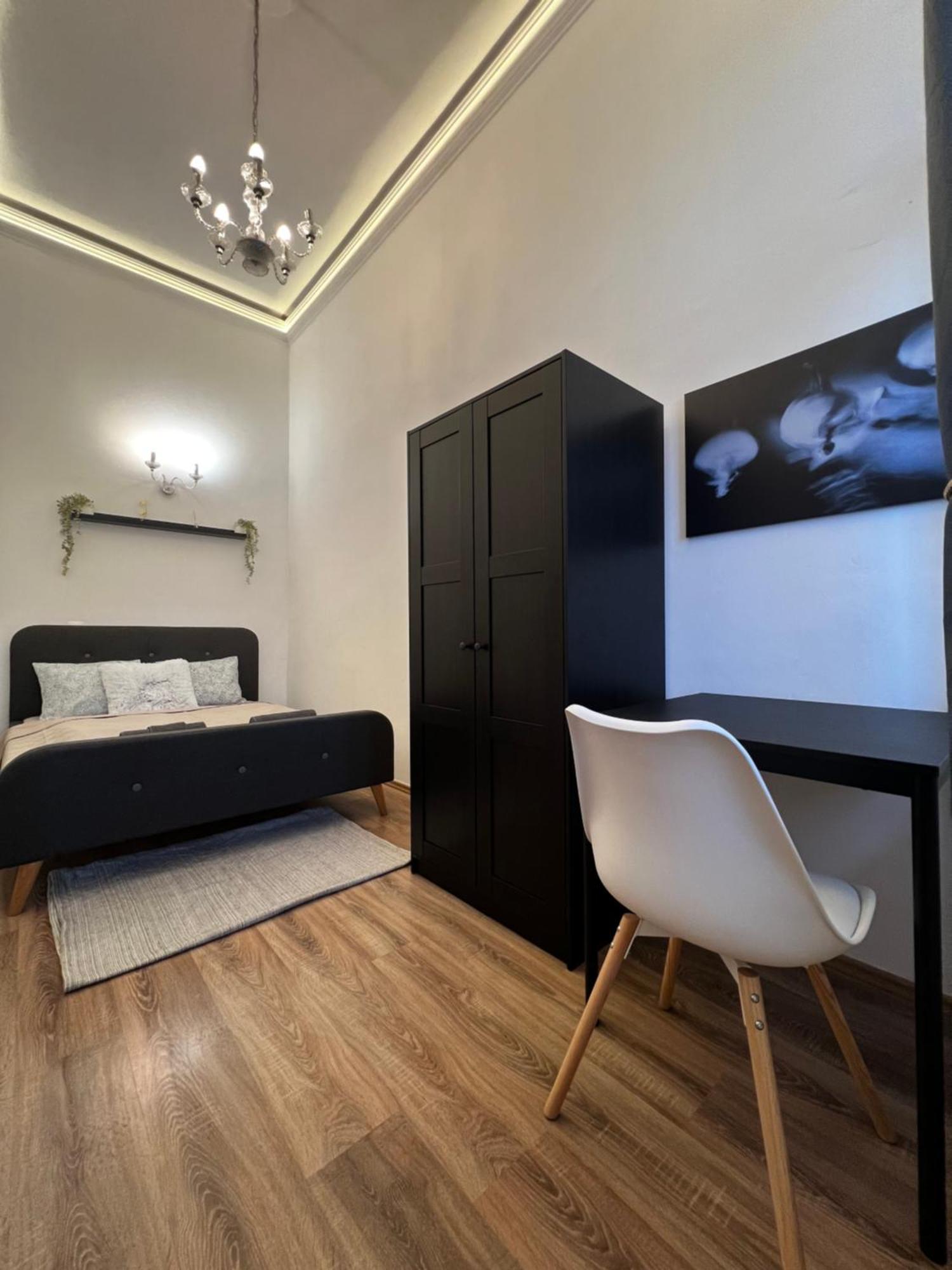 Apartamento F14 *